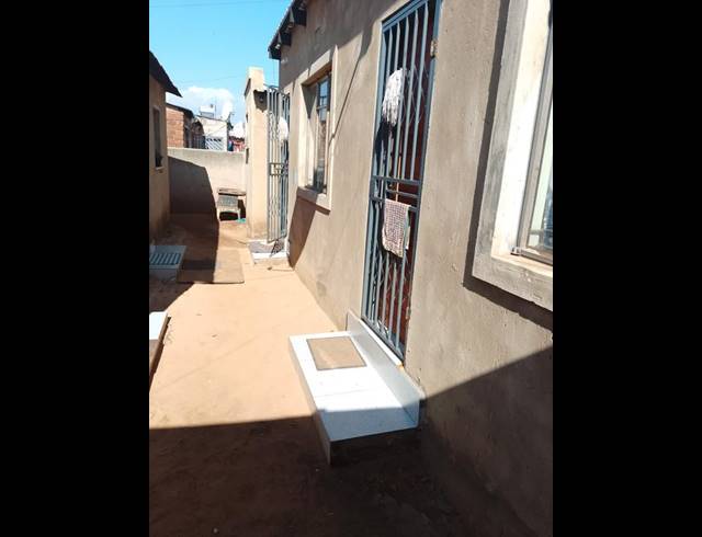 6 BEDROOM HOUSE FOR SALE IN XUBENE